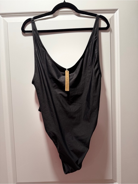 SKIMS Other - SKIMS NWT Onyx Black Signature Scoop Neck One-Piece size 4X
